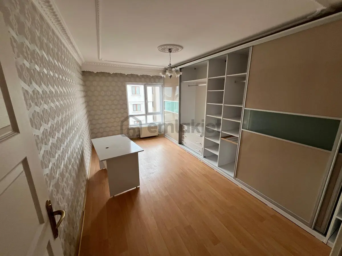 Atapark'ta Manzaralı Teras Balkonlu 6+1 Dubleks Daire - 14