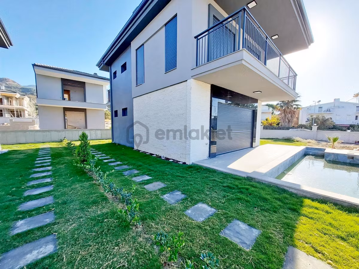 Kuşadası Satılık Özel Havuzlu 4+1 Müstakil Villa - 5