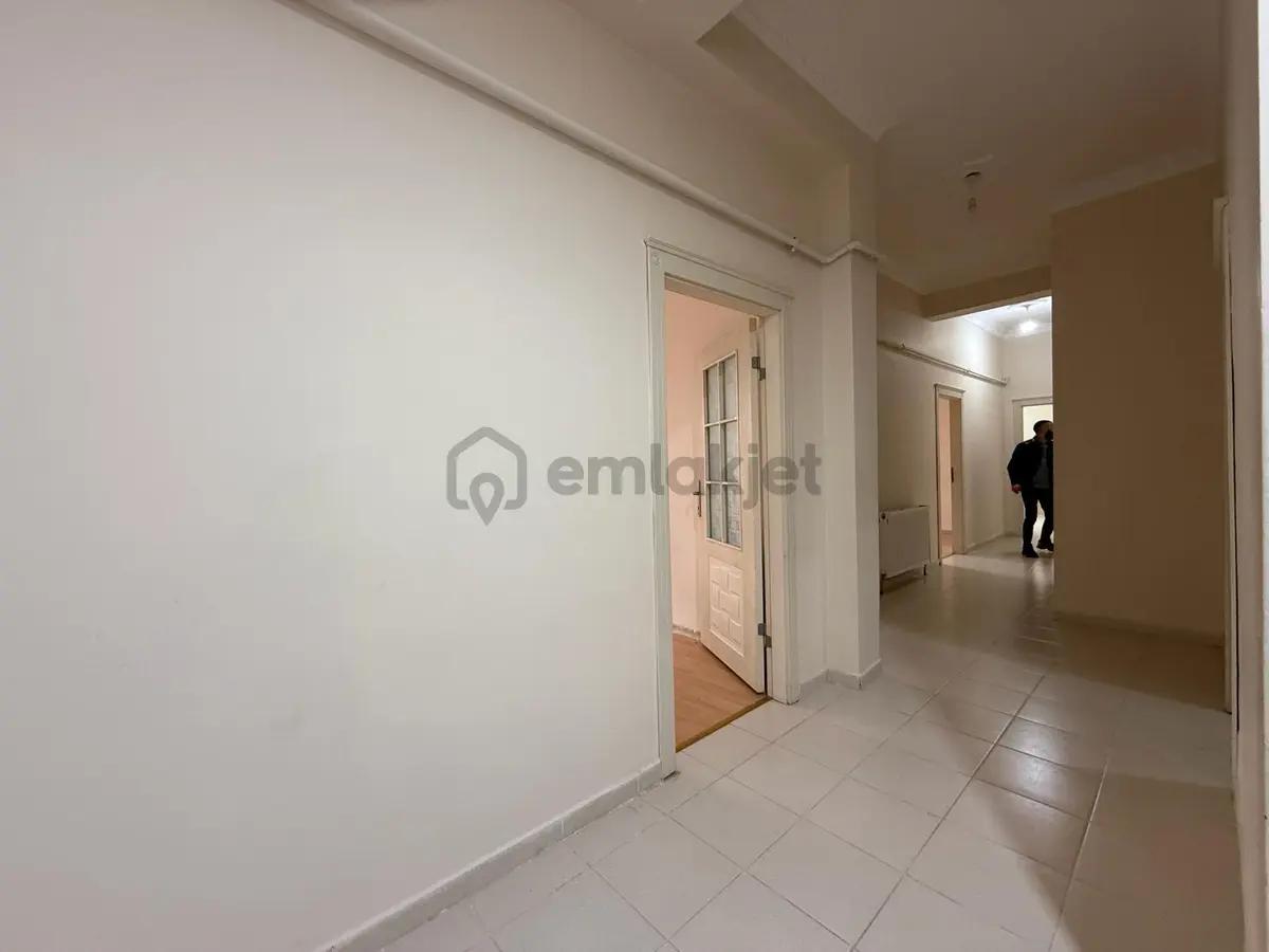 Kuşcağız Mahallesi'nde Ebeveyn Banyolu 3+1 Daire! - 23