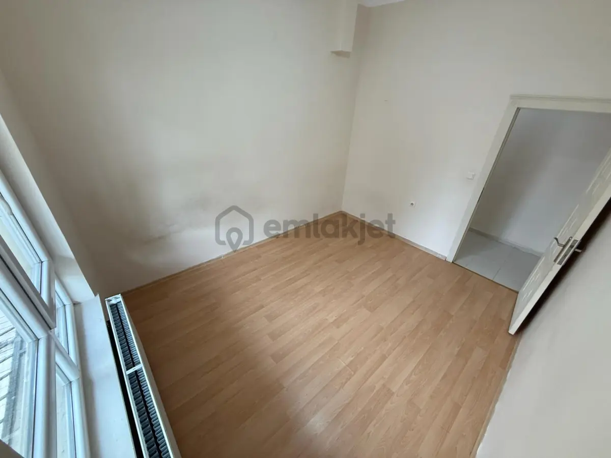 Kuşcağız Mahallesi'nde Ebeveyn Banyolu 3+1 Daire! - 18