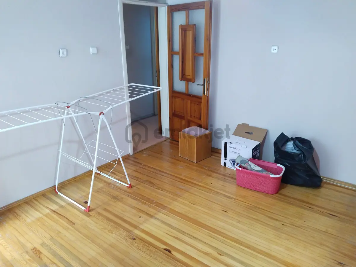 Bergama Bahçelievler Mah Kapalı Mutfak Ara Kat 3+1 Geniş Daire Satılık - 33