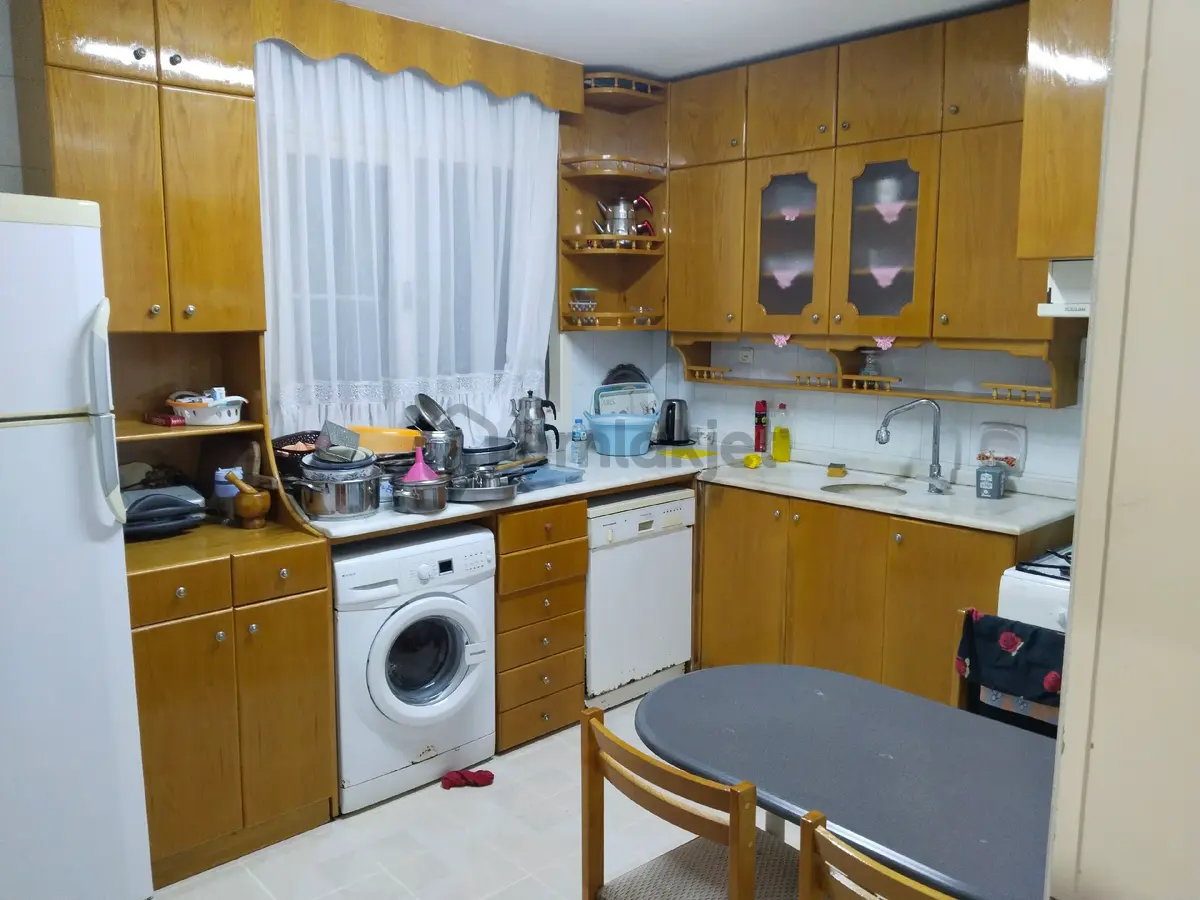 Bergama Bahçelievler Mah Kapalı Mutfak Ara Kat 3+1 Geniş Daire Satılık - 17