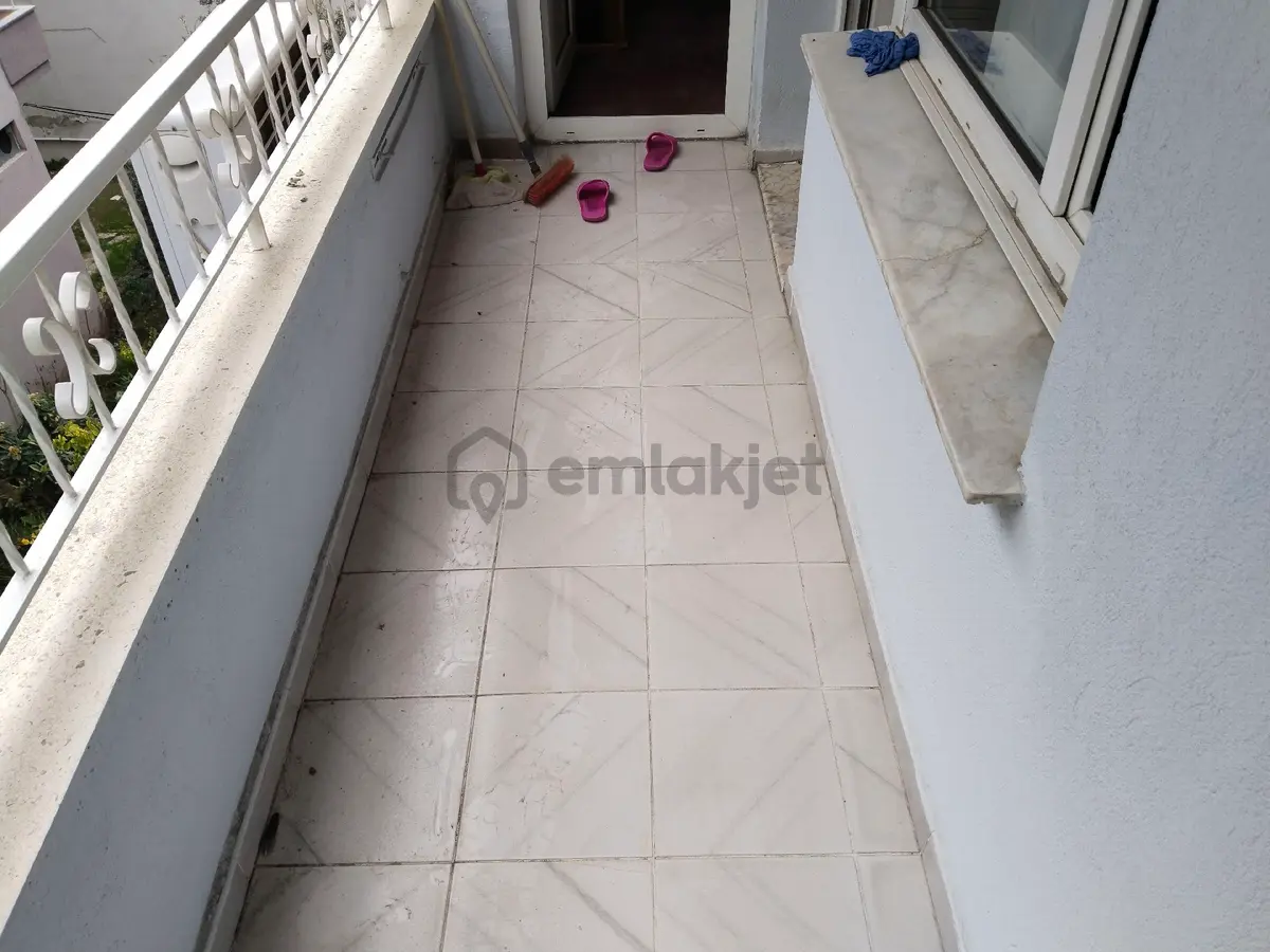 Bergama Bahçelievler Mah Kapalı Mutfak Ara Kat 3+1 Geniş Daire Satılık - 22