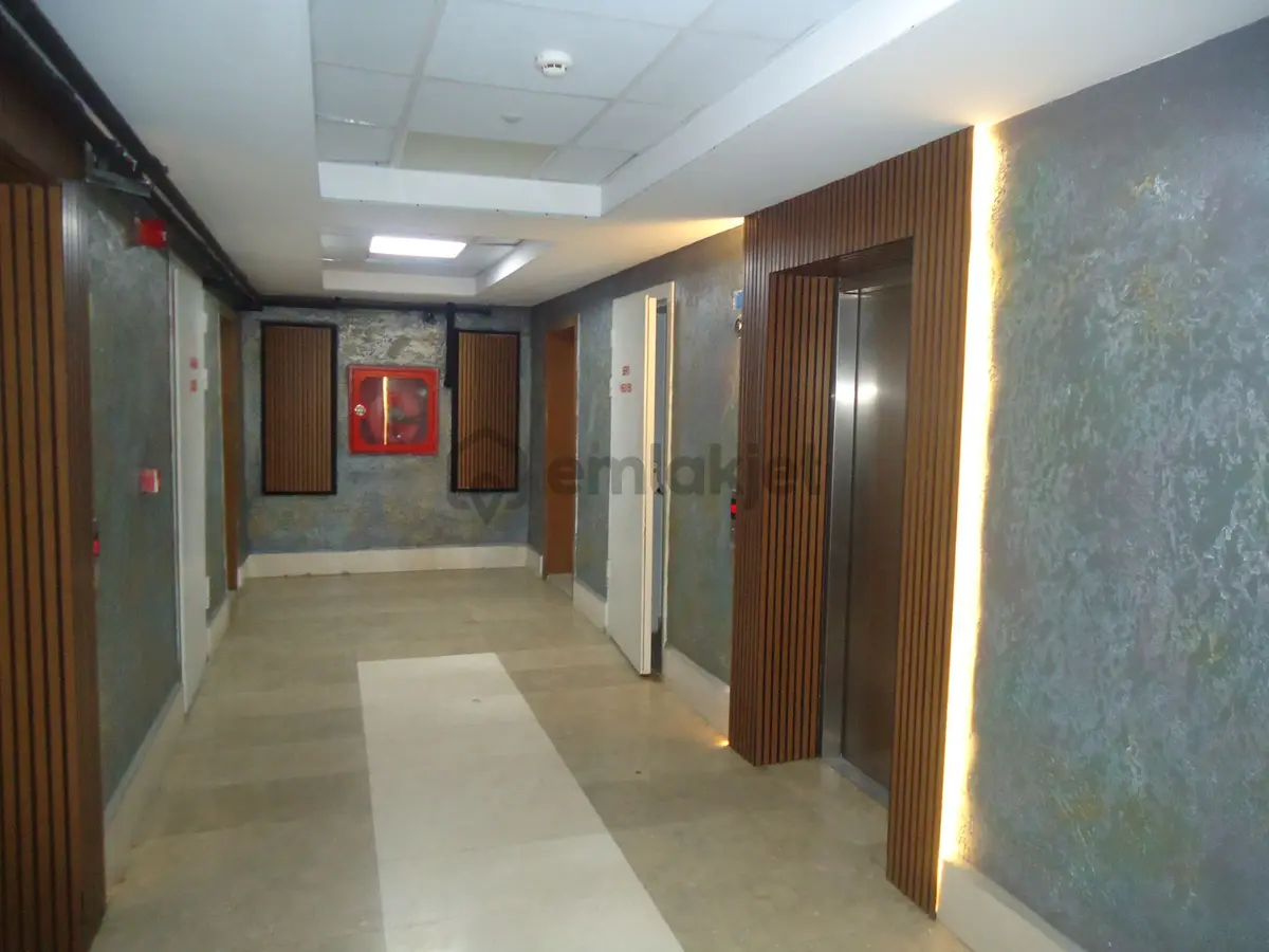 Krc'den Manzaralı Yapılı 4+1 Satılık Daire - 27