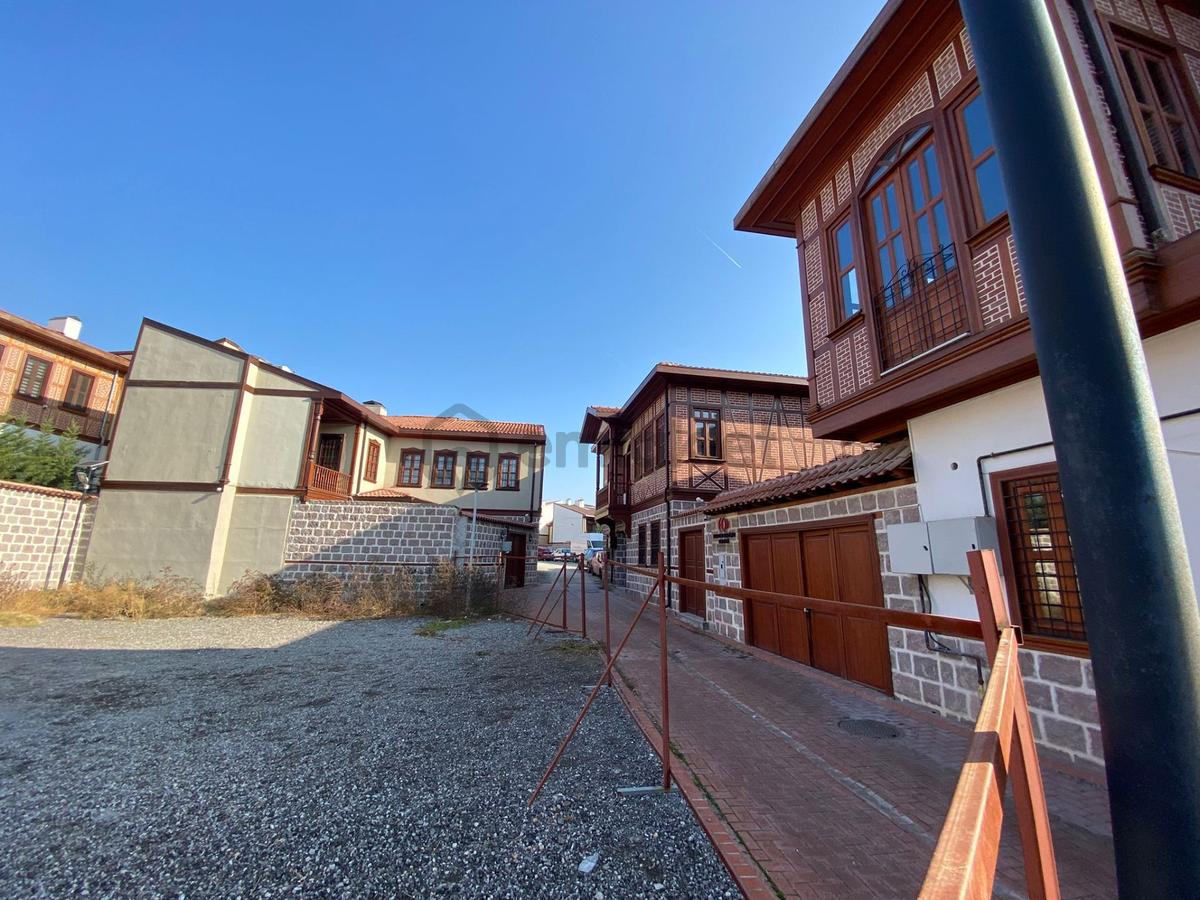 Tarihi Hamamönünde İmarlı 346 M2 Satılık Arsa - 4