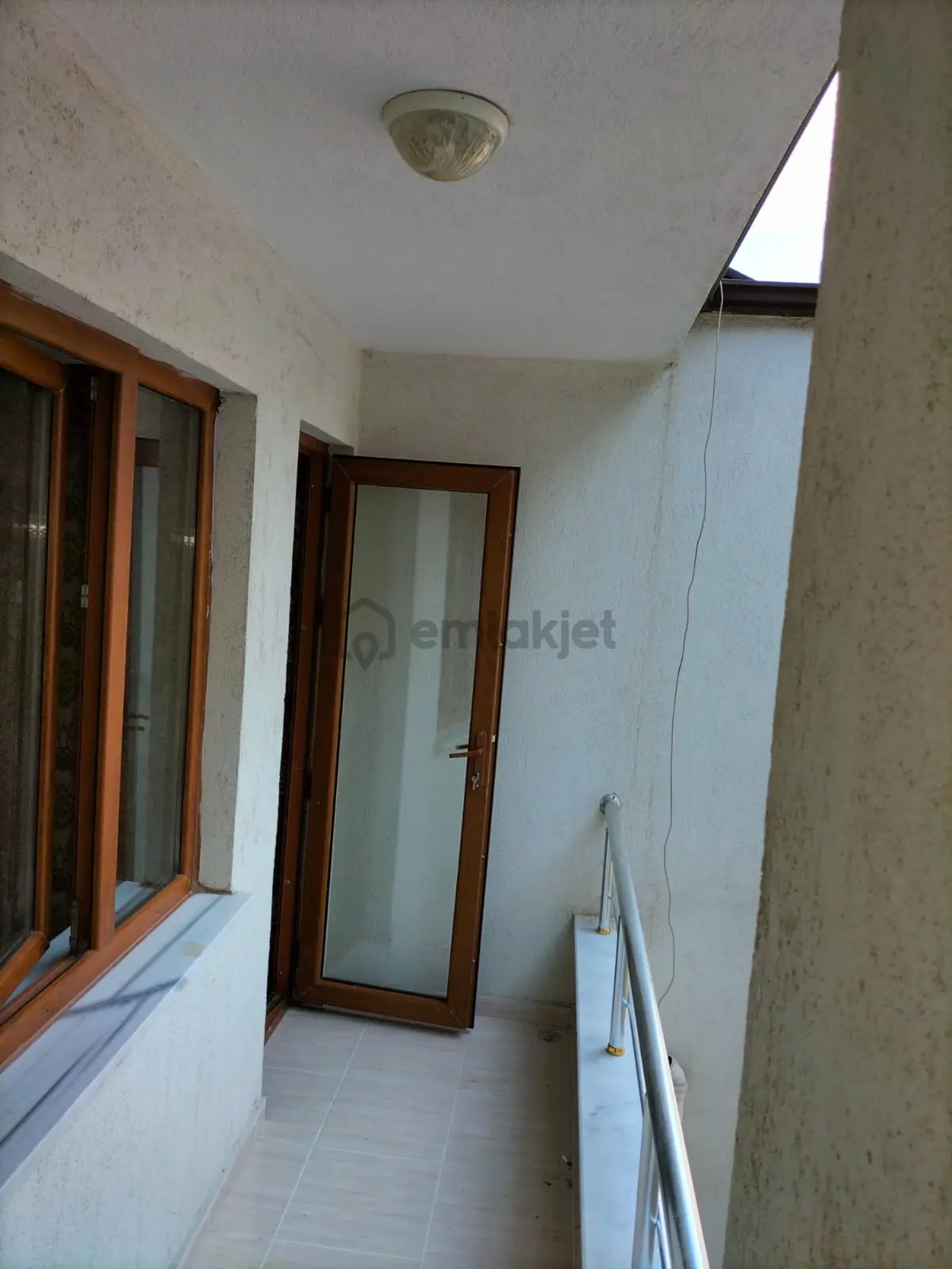 Gürsuda Geniş Güzel Lokasyonda Satılık Daire - 11