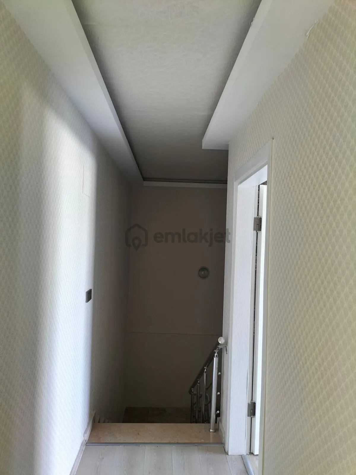 Gürsuda Geniş Güzel Lokasyonda Satılık Daire - 12