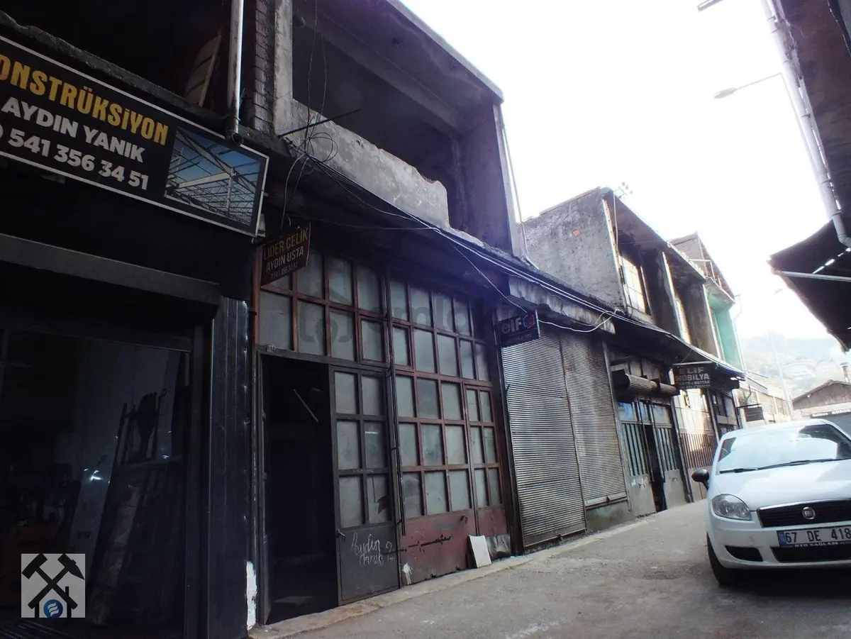 Şehir Merkezinde Üç Katlı Satılık İş Yeri - 2