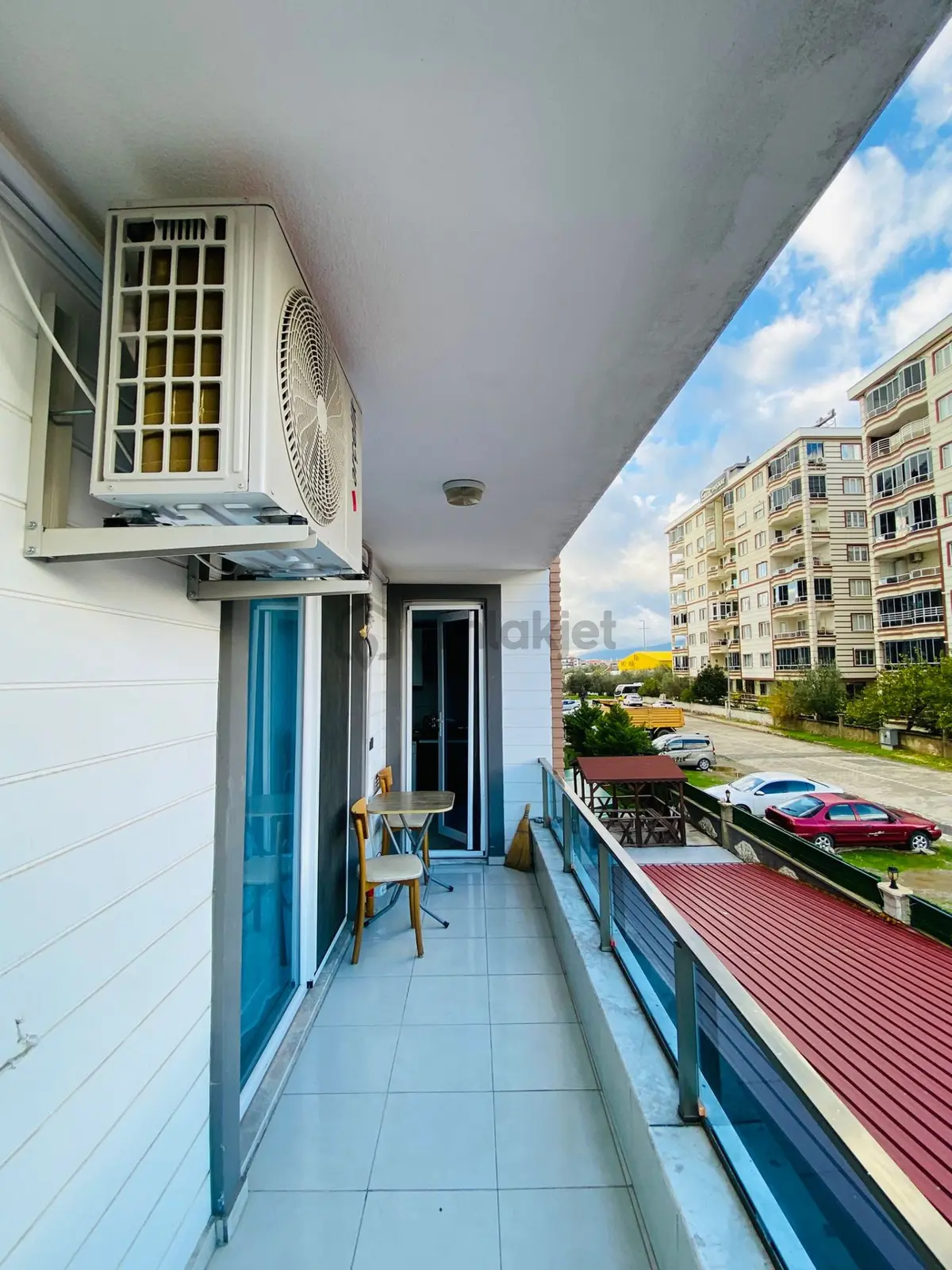Vitrinden Beykonaklarında Arakat Ebeveyn Banyolu 3+1 - 29
