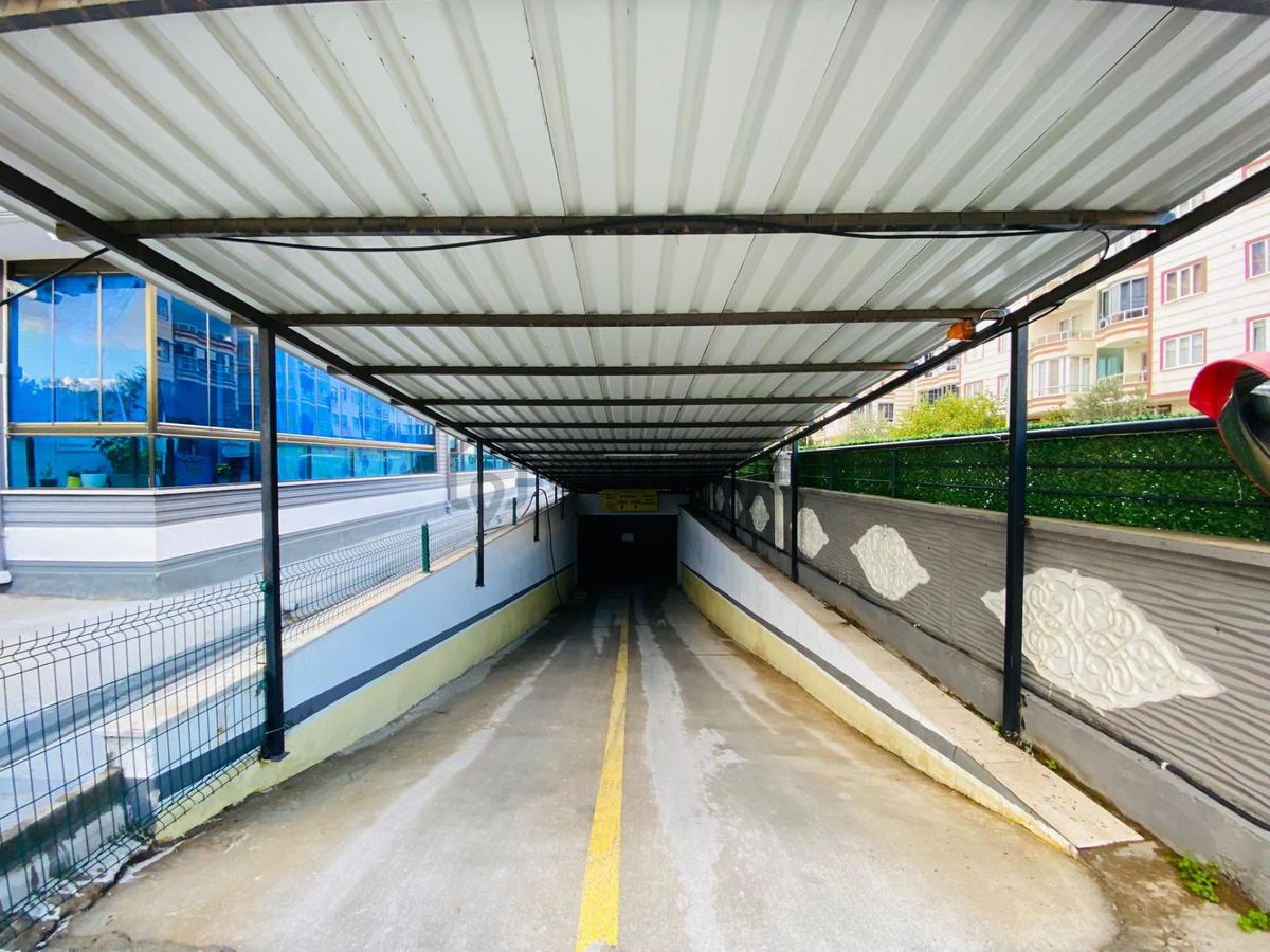 Vitrinden Beykonaklarında Arakat Ebeveyn Banyolu 3+1 - 31