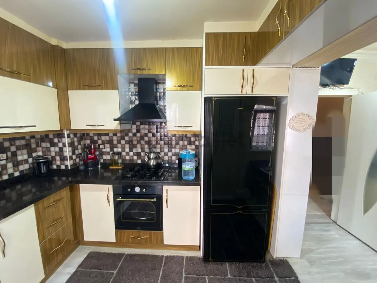 Atapark Mahallesi'nde Cadde Üzerinde 5+1 Teraslı Daire! - 2