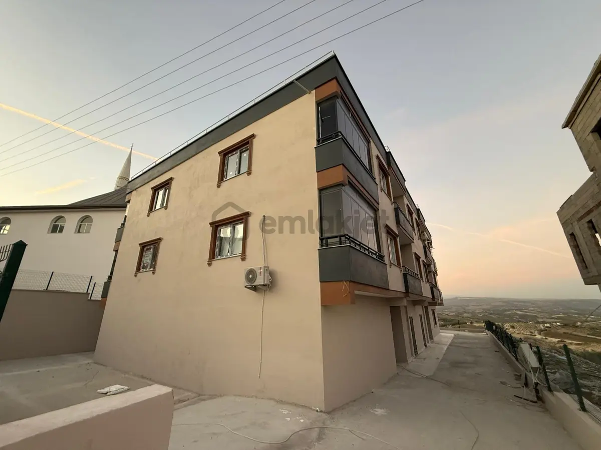 Üniversite Civarı Göl Manzaralı 1+1 Satılık Daire - 12