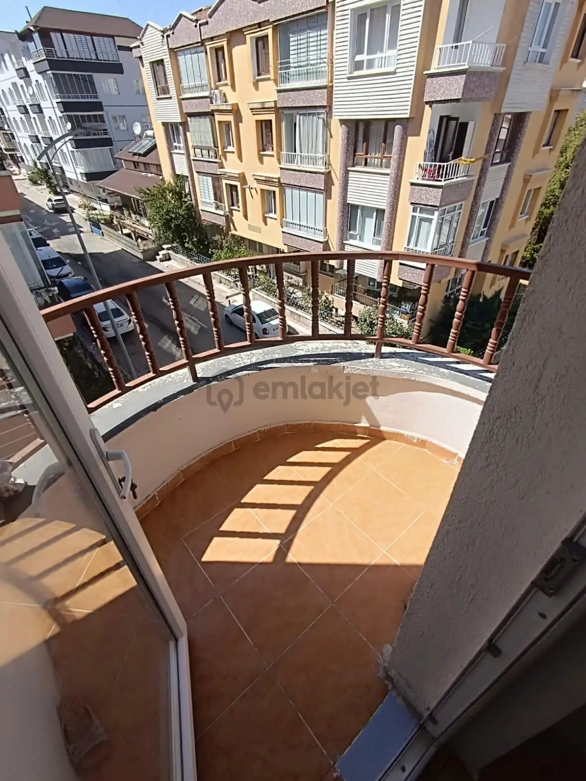 Aktepe Mahallesi'nde Cadde Yanı Katta 3+1 Daire! - 17