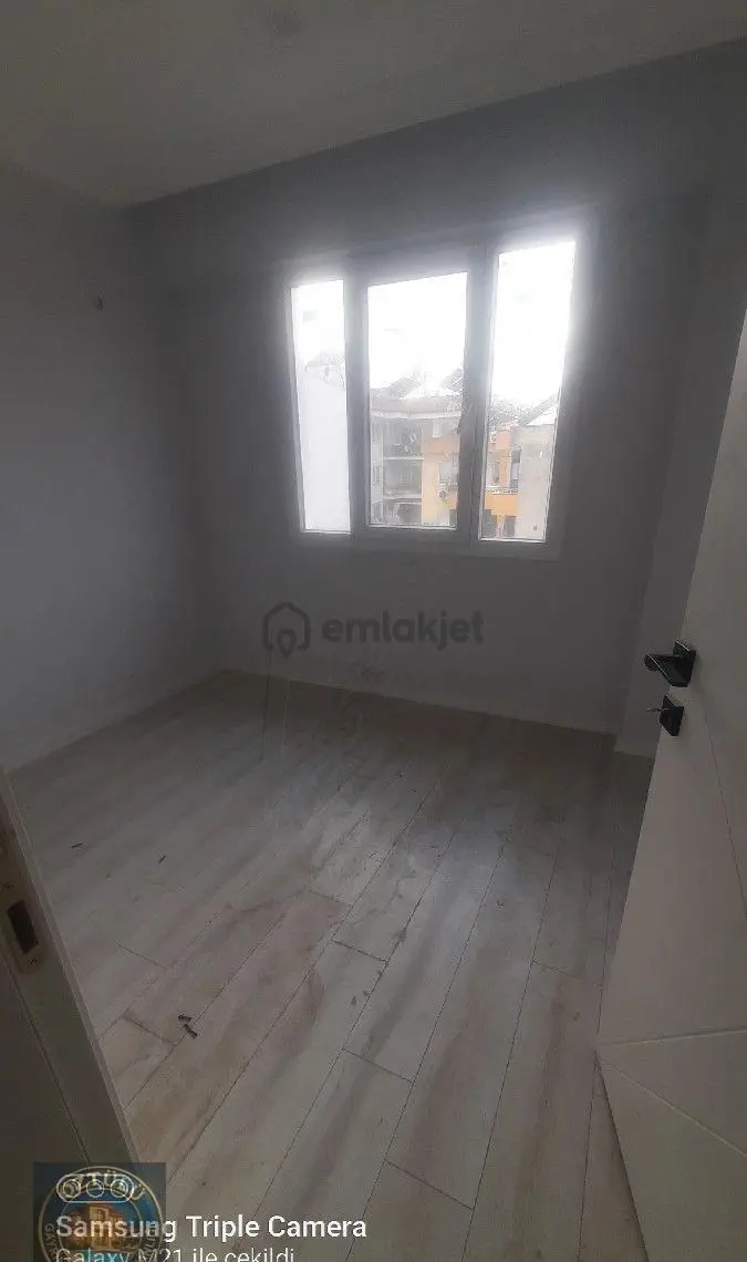 Havuzlu Site İçinde 3.kat Daire - 4