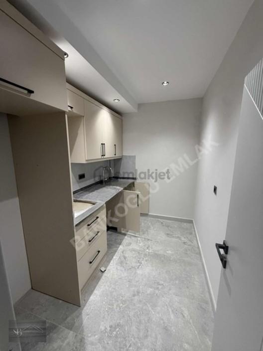 Bankoğlu Emlak'tan Sıfır Kiralık Ofis - 8