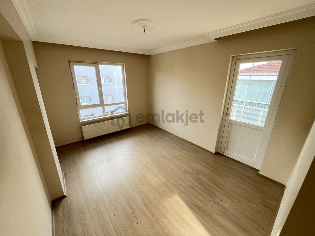 Atapark Mahallesi'nde Cadde Üzeri E.banyolu 3+1 Daire! - 9