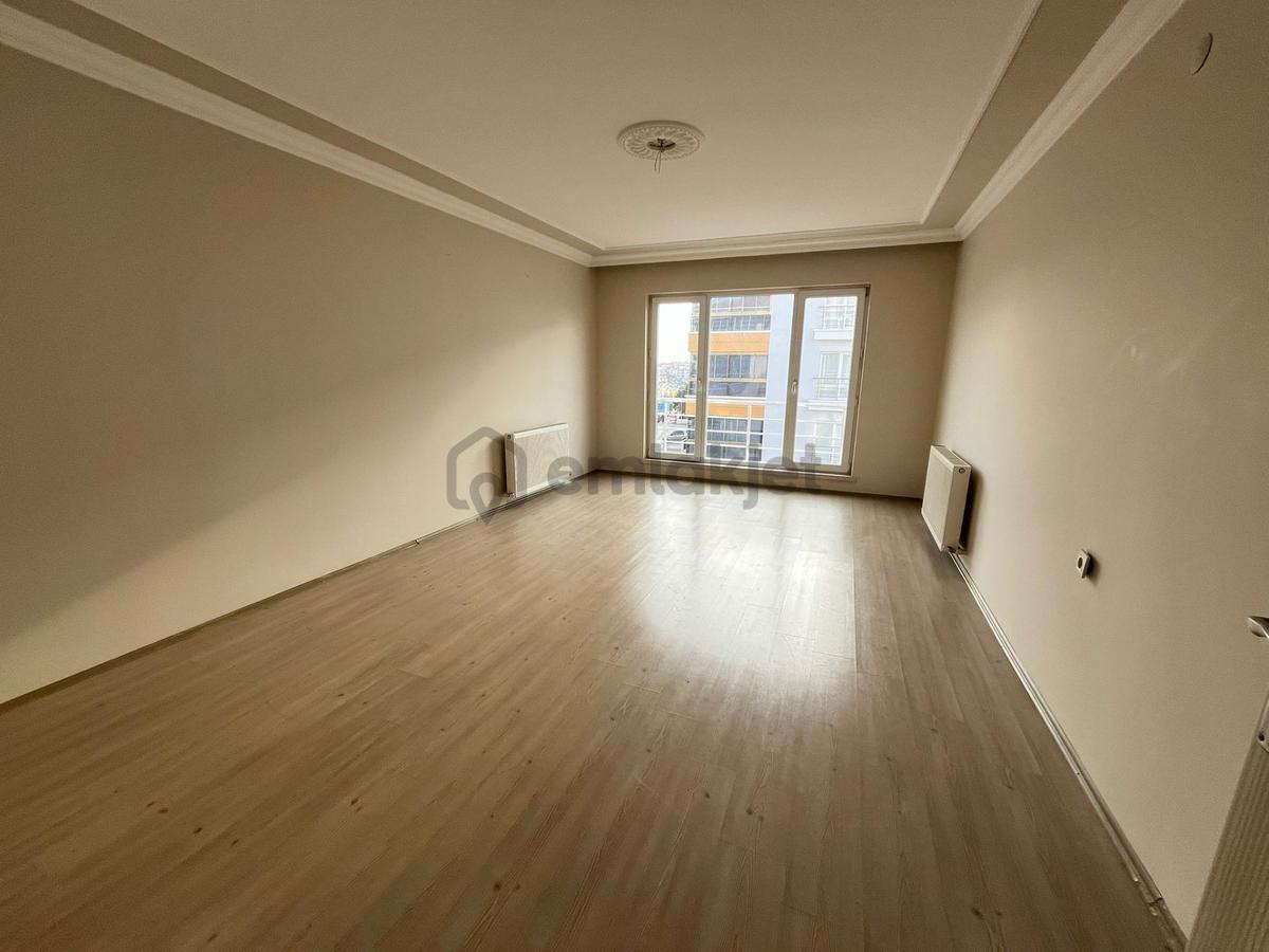Atapark Mahallesi'nde Cadde Üzeri E.banyolu 3+1 Daire! - 7
