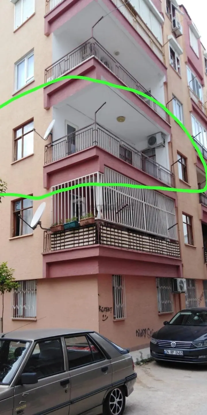 Üçgen Mahallesinde Satılık 3+1 Ara Kat Daire - 2