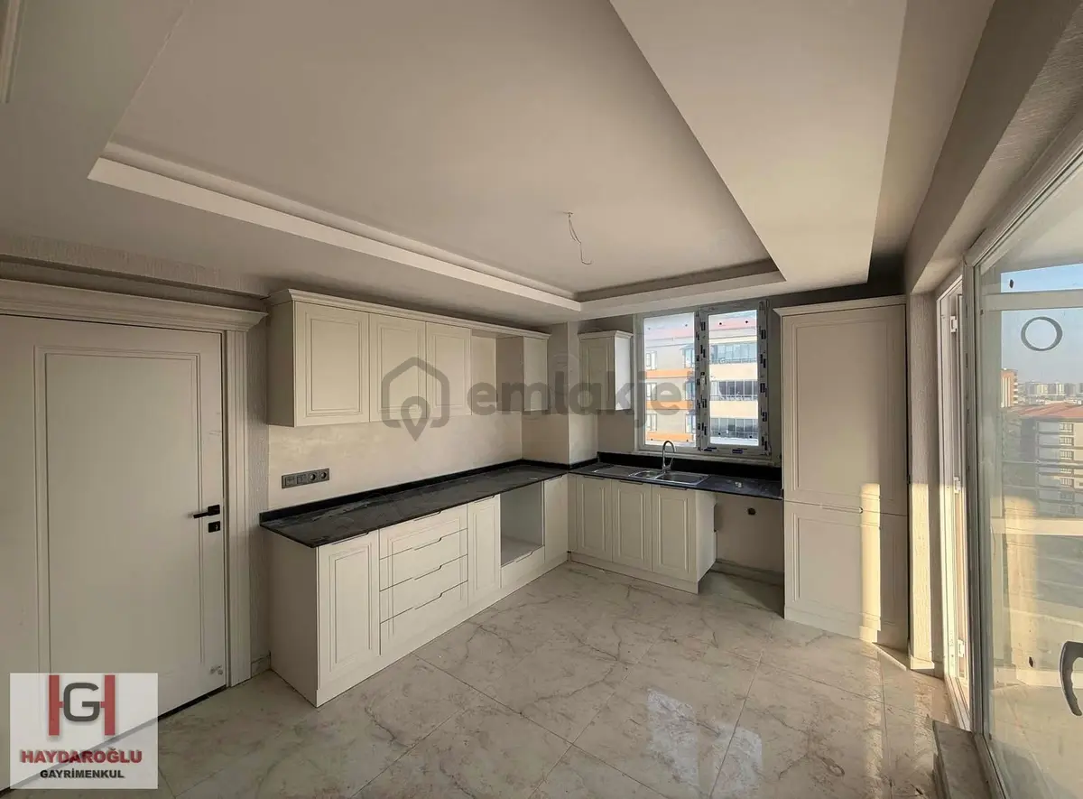 Fıstıklık'da Cadde Üzeri Satılık Sıfır 3+1 Daire - 18