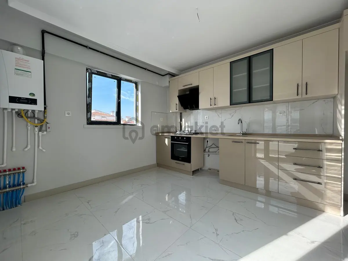 Atapark Mahallesi'nde Güney Batı Cephe Sıfır 3+1 Daire! - 2