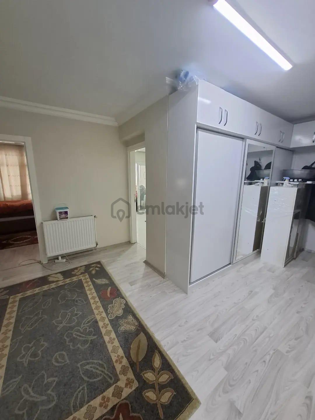 Çaldıran Mahallesi'nde Cadde Üzeri 2+1 Daire! - 18