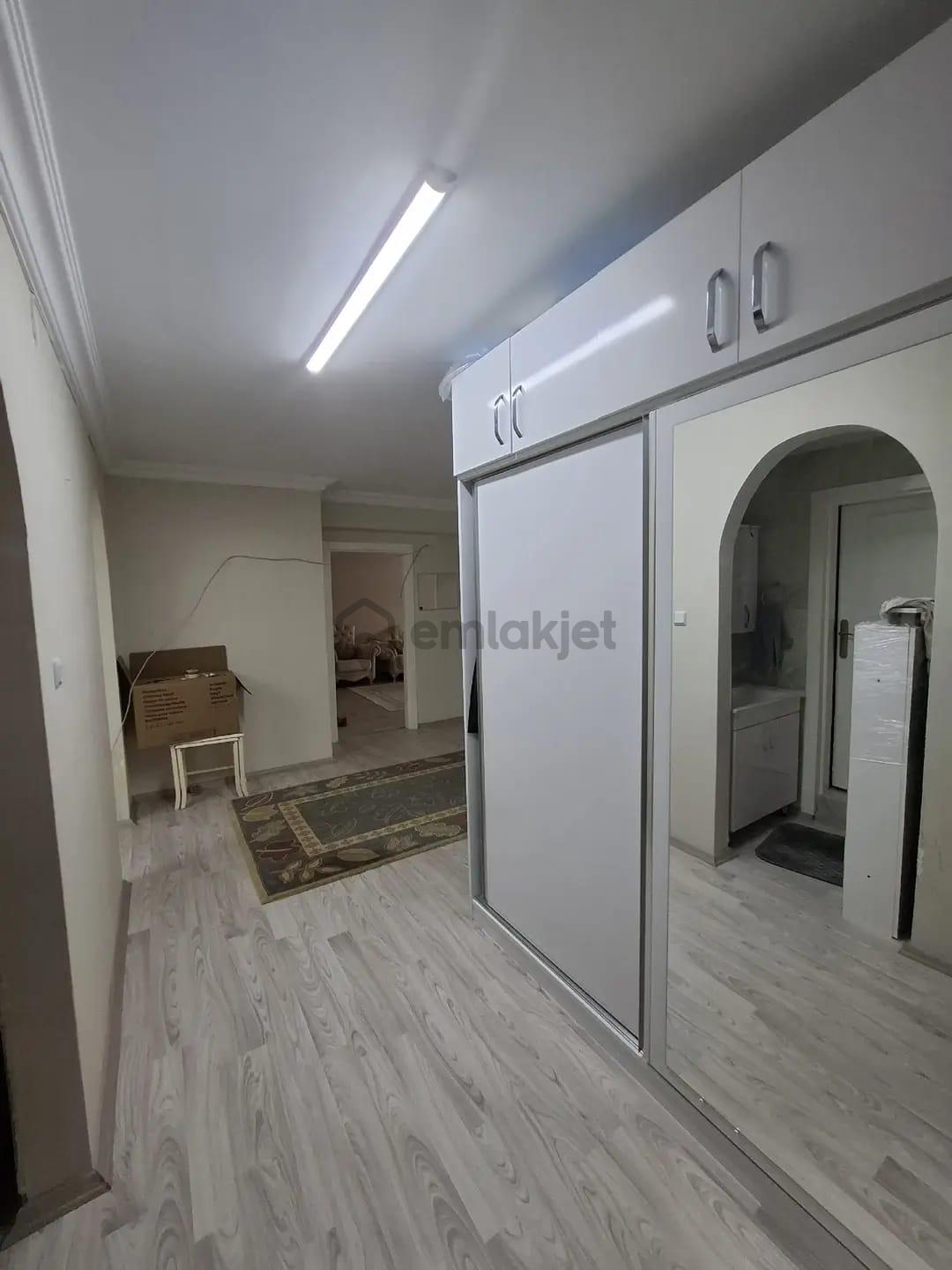 Çaldıran Mahallesi'nde Cadde Üzeri 2+1 Daire! - 23
