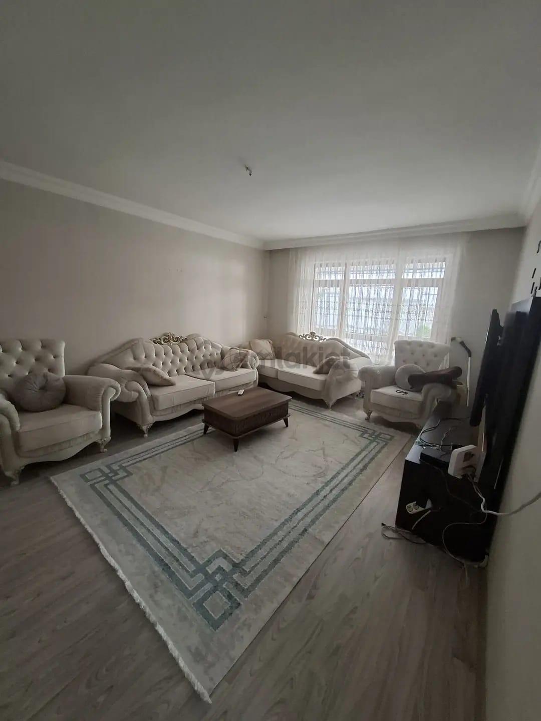 Çaldıran Mahallesi'nde Cadde Üzeri 2+1 Daire! - 7