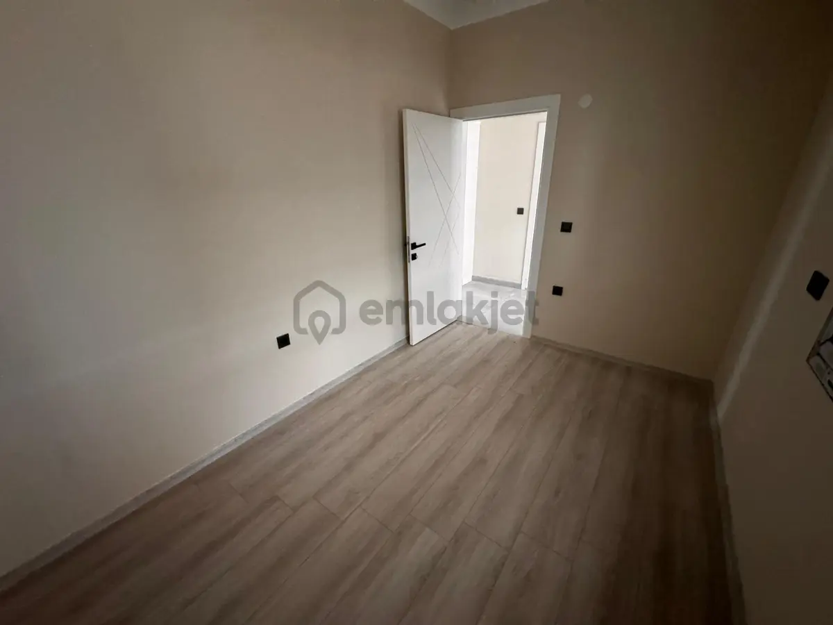 Edremit Çamlıbelde Site İçinde Kapalı Otoparklı 2+1 Daireler - 5