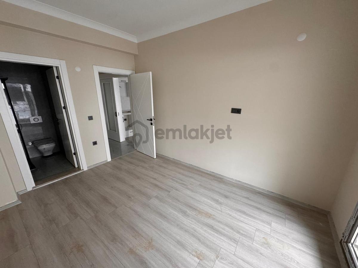 Edremit Çamlıbelde Site İçinde Kapalı Otoparklı 2+1 Daireler - 12