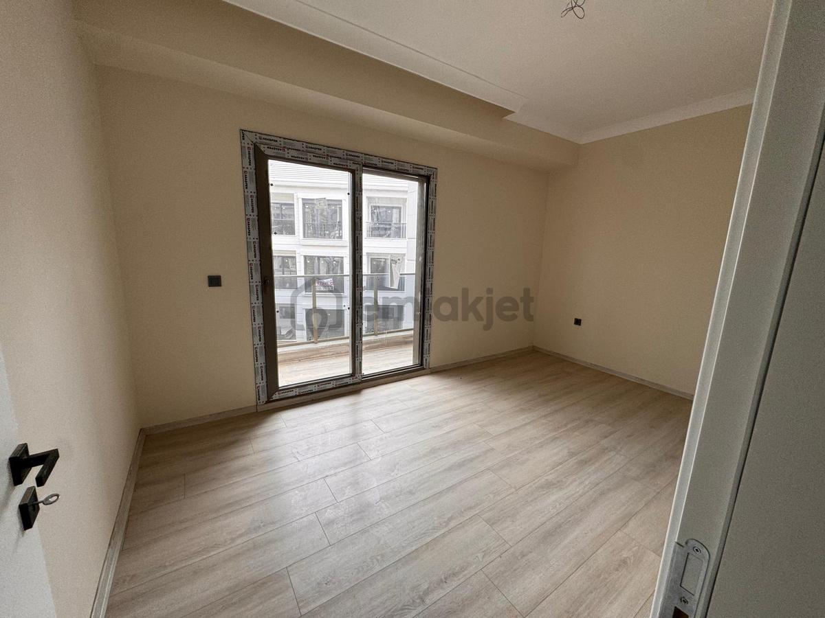 Edremit Çamlıbelde Site İçinde Kapalı Otoparklı 2+1 Daireler - 11
