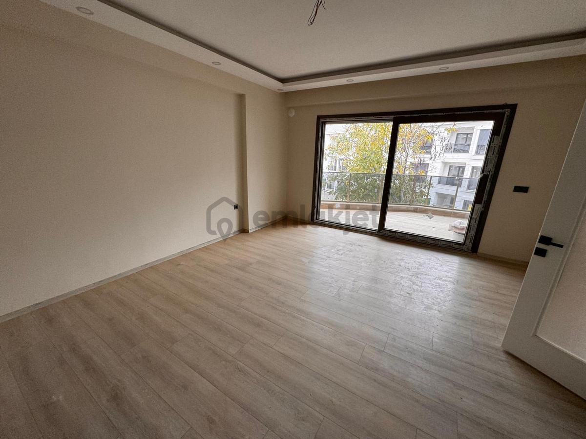 Edremit Çamlıbelde Site İçinde Kapalı Otoparklı 2+1 Daireler - 24