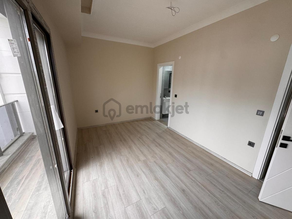 Edremit Çamlıbelde Site İçinde Kapalı Otoparklı 2+1 Daireler - 10