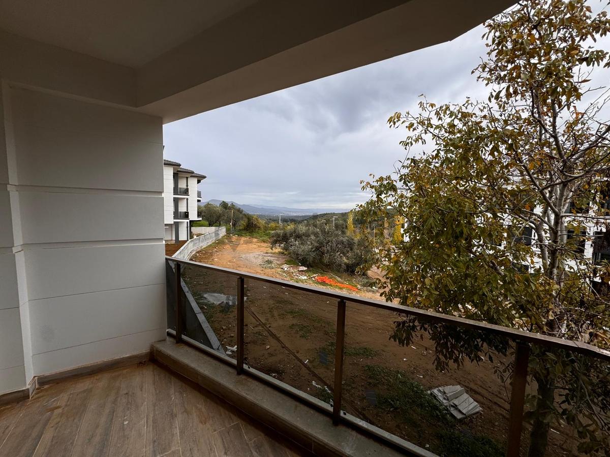 Edremit Çamlıbelde Site İçinde Kapalı Otoparklı 2+1 Daireler - 20