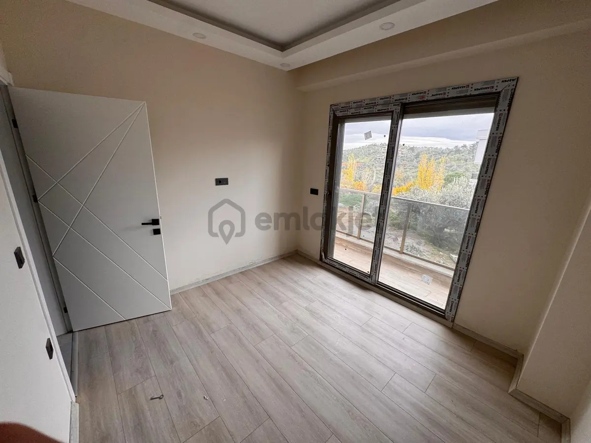 Edremit Çamlıbelde Site İçinde Kapalı Otopark 3+1 Dubleks Daire - 16