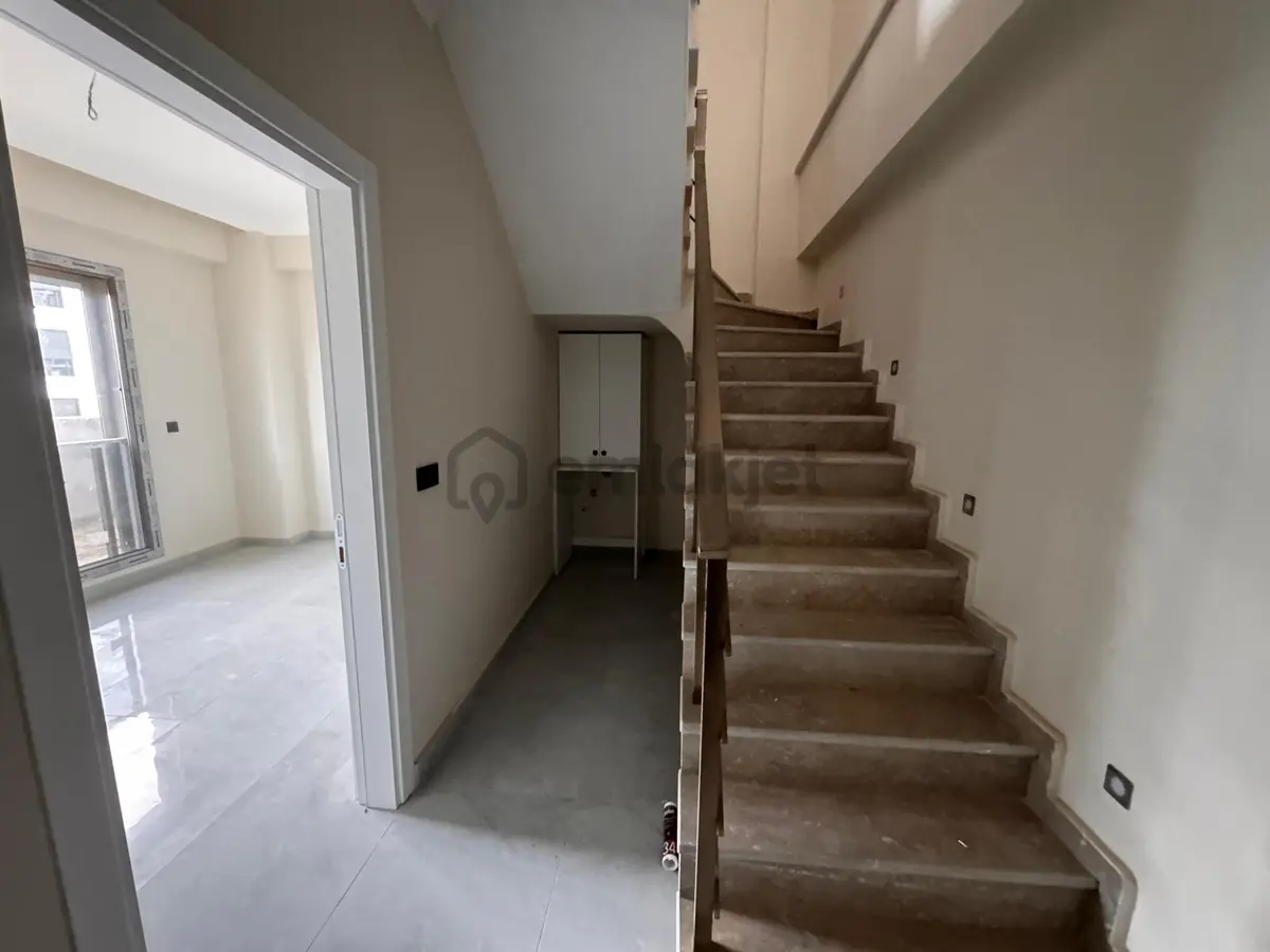 Edremit Çamlıbelde Site İçinde Kapalı Otopark 3+1 Dubleks Daire - 22