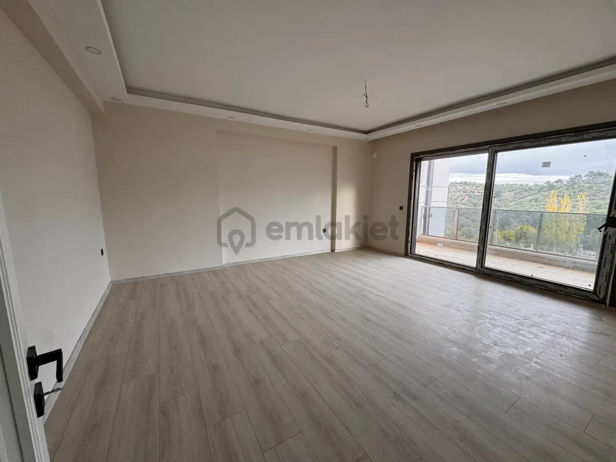 Edremit Çamlıbelde Site İçinde Kapalı Otopark 3+1 Dubleks Daire - 7