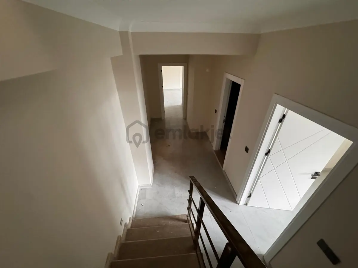 Edremit Çamlıbelde Site İçinde Kapalı Otopark 3+1 Dubleks Daire - 21