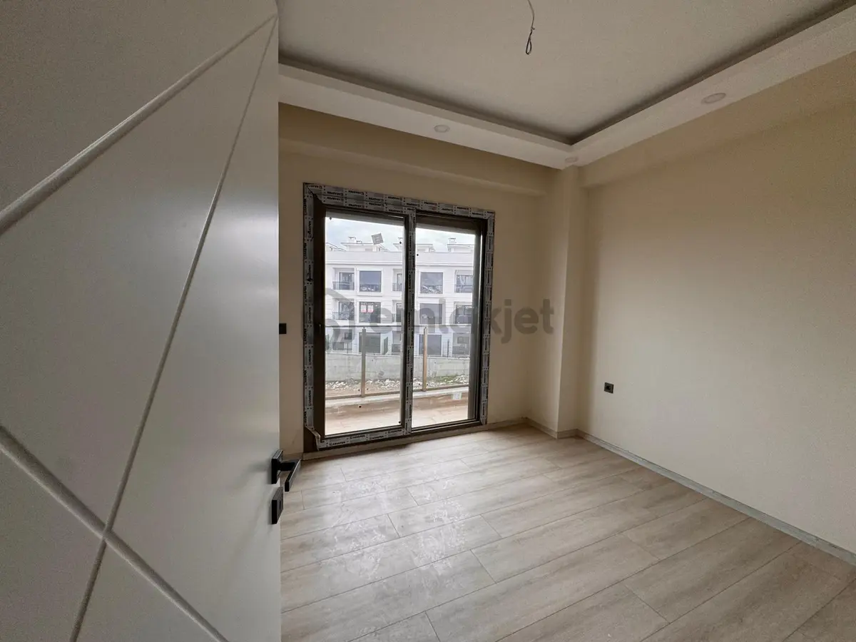 Edremit Çamlıbelde Site İçinde Kapalı Otopark 3+1 Dubleks Daire - 15