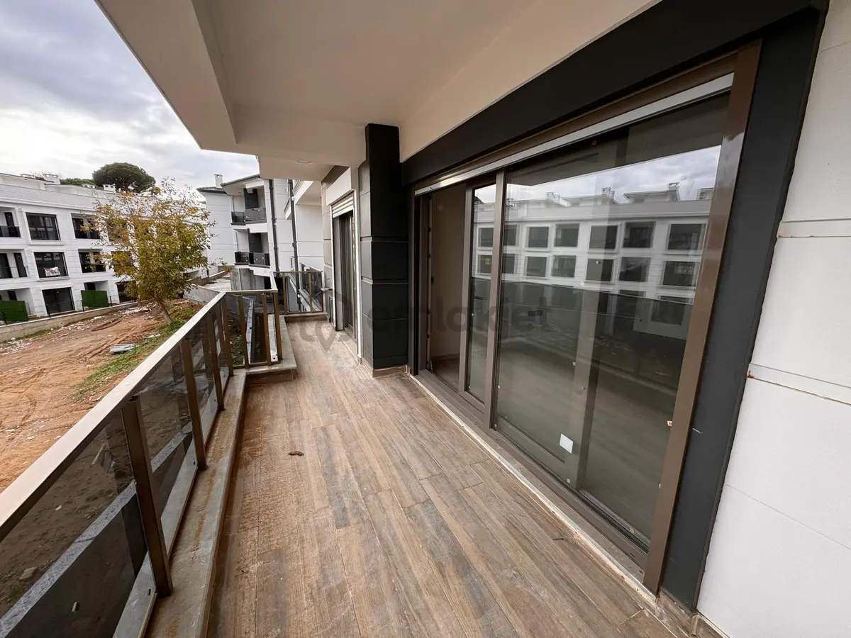 Edremit Çamlıbelde Site İçinde Kapalı Otopark 3+1 Dubleks Daire - 35