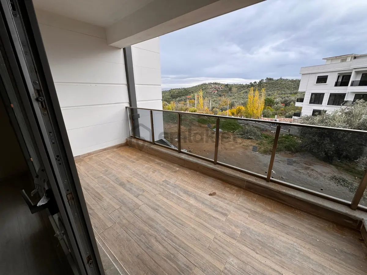 Edremit Çamlıbelde Site İçinde Kapalı Otopark 3+1 Dubleks Daire - 6