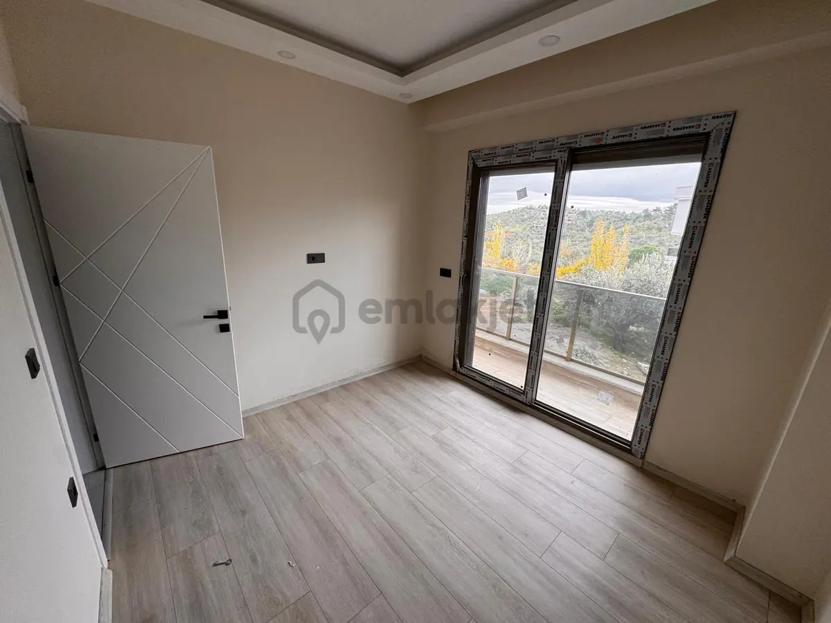 Edremit Çamlıbelde Site İçinde Kapalı Otopark 3+1 Dubleks Daire - 17