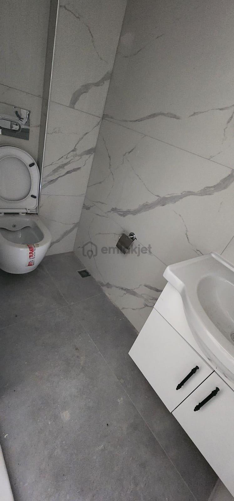 Emek Mahallesinde Satılık 0 4+1 Daire - 6