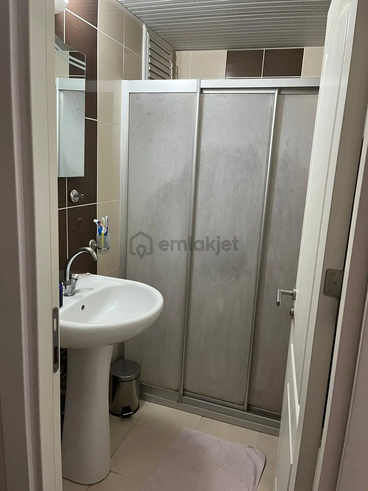 Kızılırmak Cad. Yakını Katta Doğalgazlı 3+1 Daire - 18