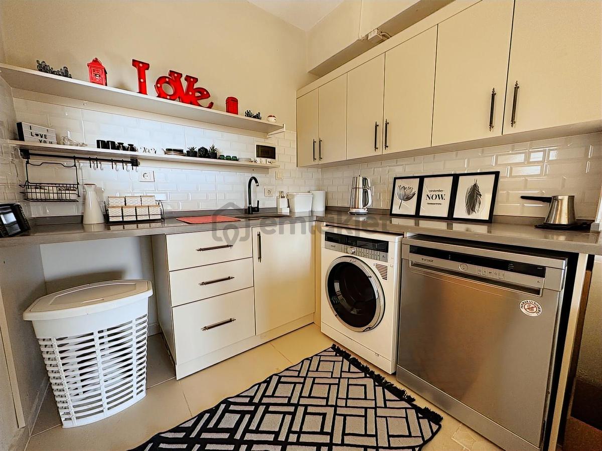 Yeni Rotadan Şehir Merkezinde Havuzlu Villa - 20