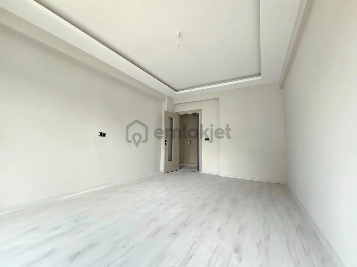 Yeni Rota Emlaktan Yeni Yapı Sıfır Daire - 34