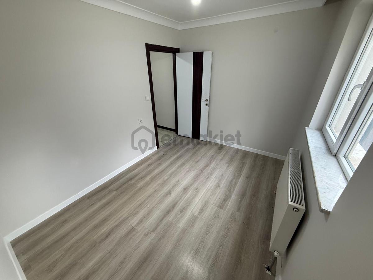 Bademlik'te Cadde Üzeri Site Konseptinde 2+1 Daire! - 18