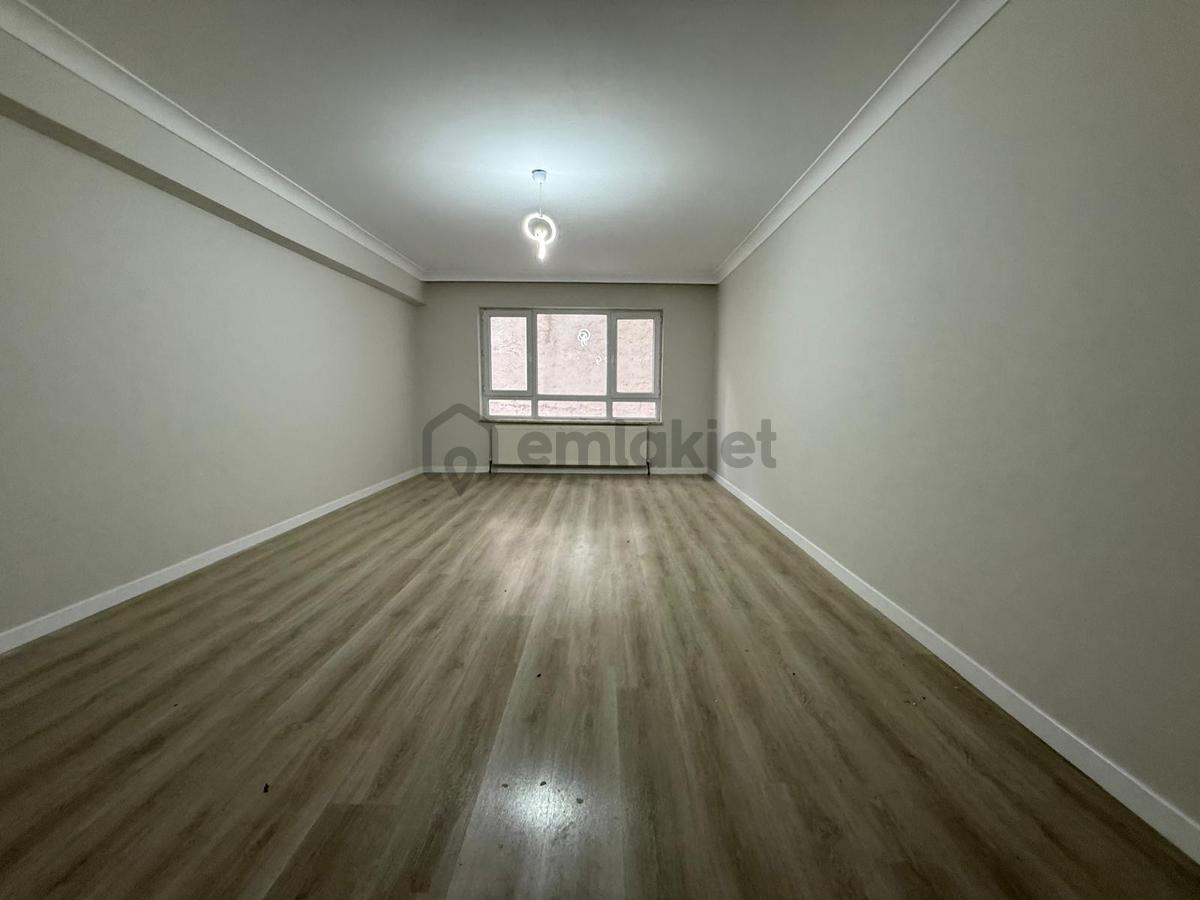 Bademlik'te Cadde Üzeri Site Konseptinde 2+1 Daire! - 8