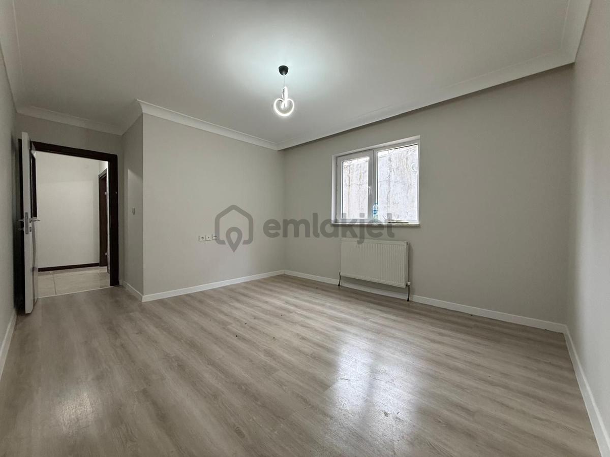 Bademlik'te Cadde Üzeri Site Konseptinde 2+1 Daire! - 14