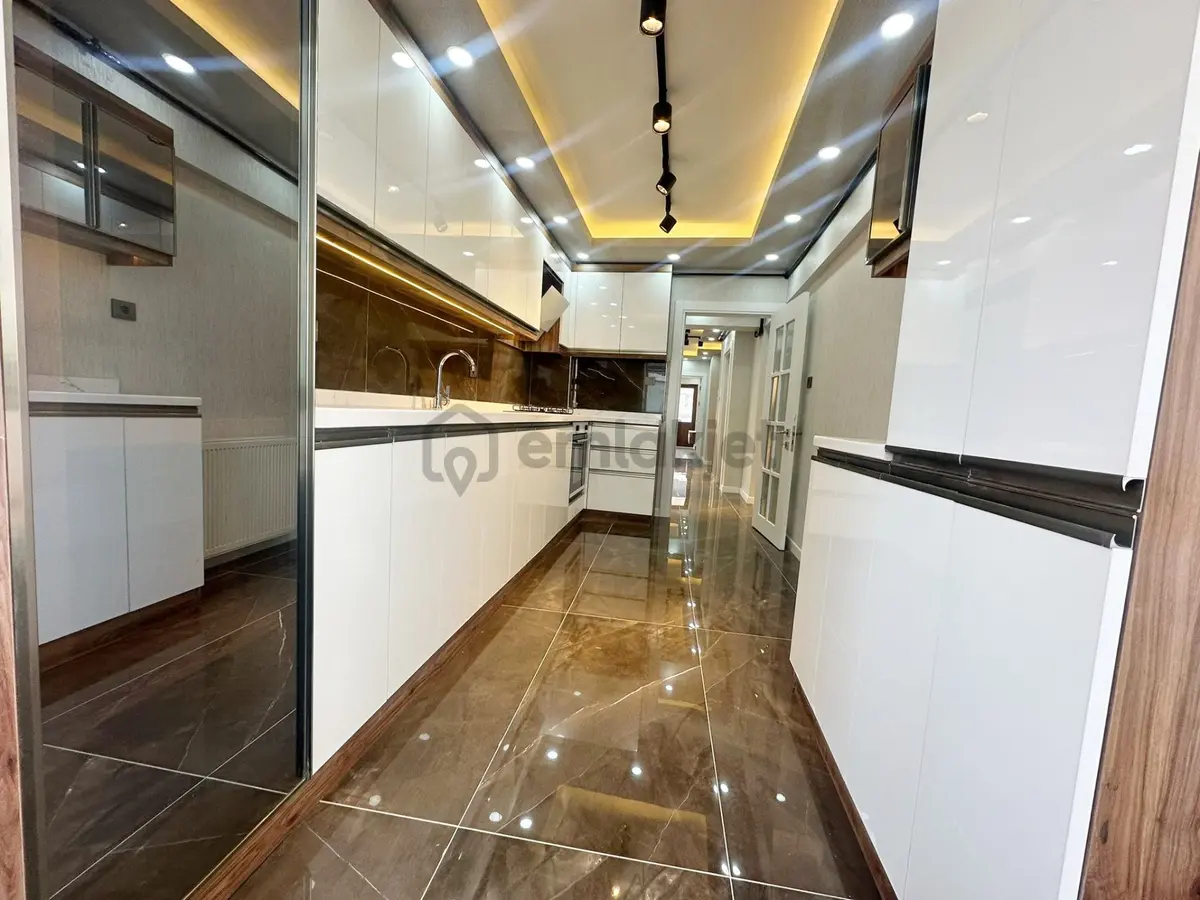 Süvari Mahallesi Cadde Yakını Lüx 3+1 Full Yapılı - 3