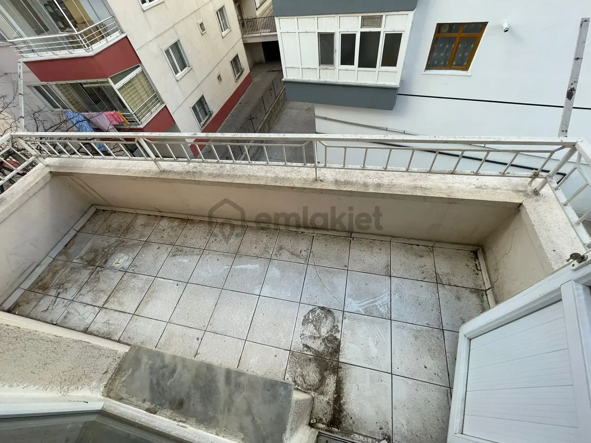 Pınarbaşı Mh De 3+1 Ara Katta Ön Cephe Daire - 32